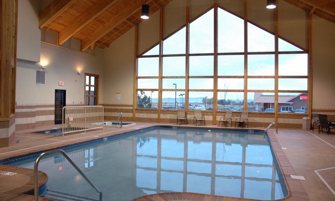 Evansville Hotel | Casper C'mon Inn Hotel & Suites