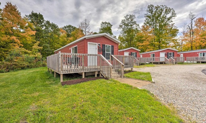 Cassopolis House | Cassopolis Cabin On-Site Boating and Fishing!