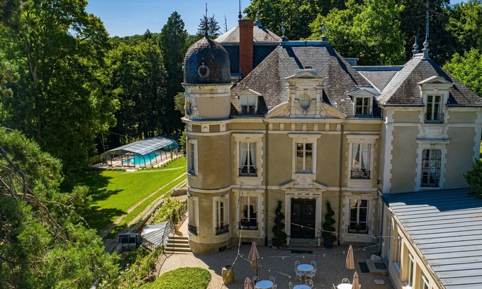 Morlet Other | Castle of Frétoy in Burgundy