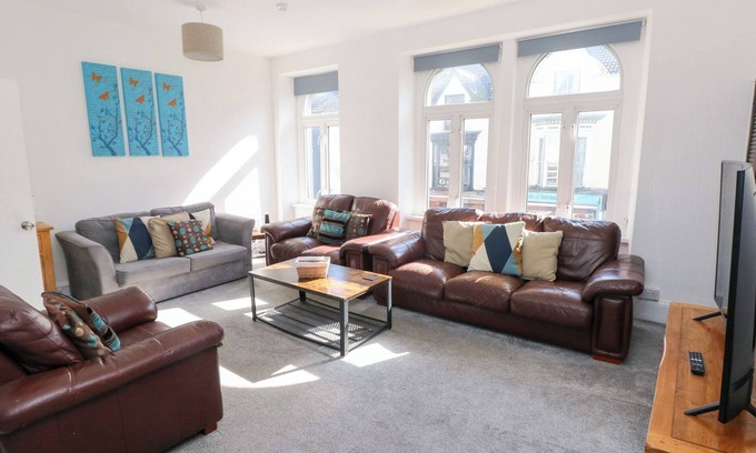 Mumbles Cottage | CASTLEVIEW COASTAL COMFORT, pet friendly in Mumbles