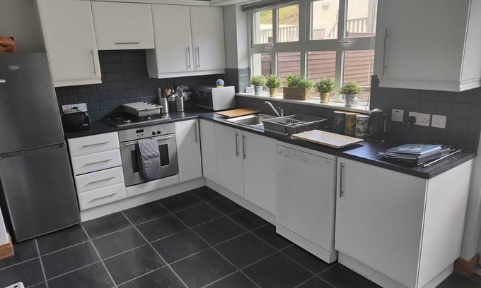 Glenarm House | Castleview Large 3 Bedroom Family House - Glenarm