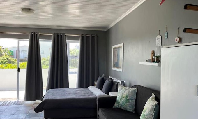 Cape Saint Francis Apartment | Casual, beachy and 100m to Seals Surf Spot