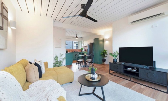 Rapid Creek Apartment | Casuarina Calm Boutique Penthouse by the Foreshore