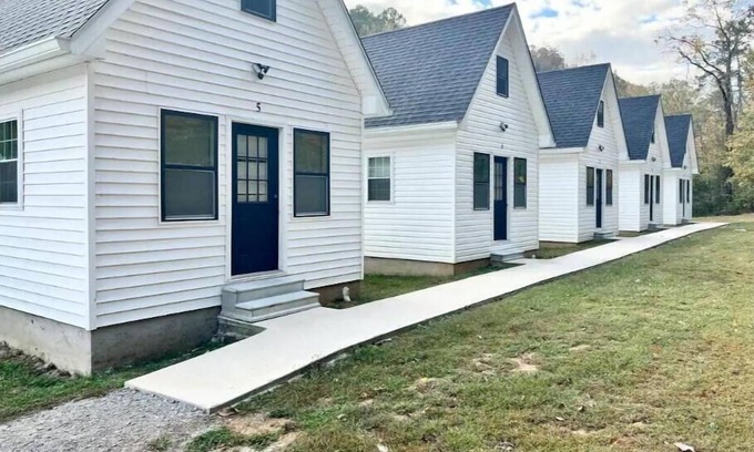 Albertville Cabin | Catfish Tiny Cabin on Lake with Inflatables