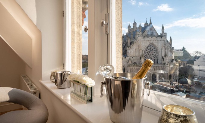 Exeter Apartment | Cathedral View - Exclusive on Cathedral Green