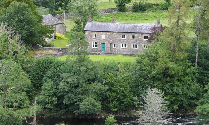 Sedbergh Cottage | Catholes Cottage, sleeps 8, secluded location 1 mile from Sedbergh