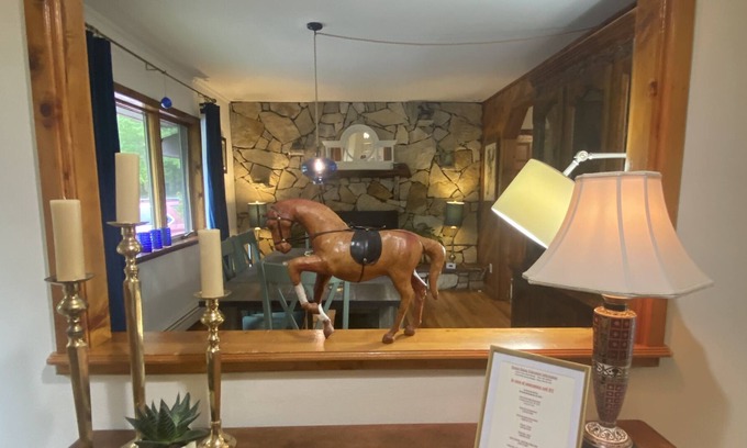 Purling House | Catskill Mt Retreat Close to Windham &Hunter Ski Resorts & Hudson Train Sleeps 6
