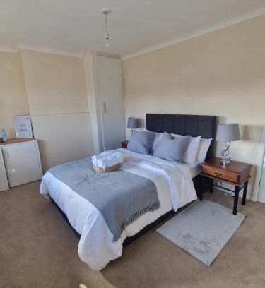 Poole House | Cavan Crescent