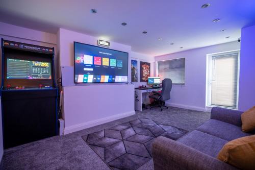 Bispham House | Cavendish Cat and Gaming House