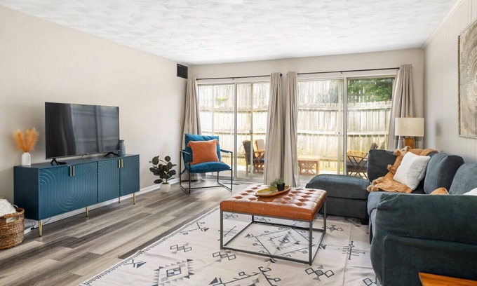 Heath Apartment | Cedar and Oak - 2 BR, One Story Apartment, King Beds, Private Patio