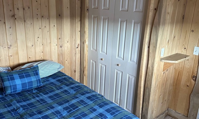 Plentywood Cabin | Cedar cabin. Fully equipped. Sleeps 3 comfortably.