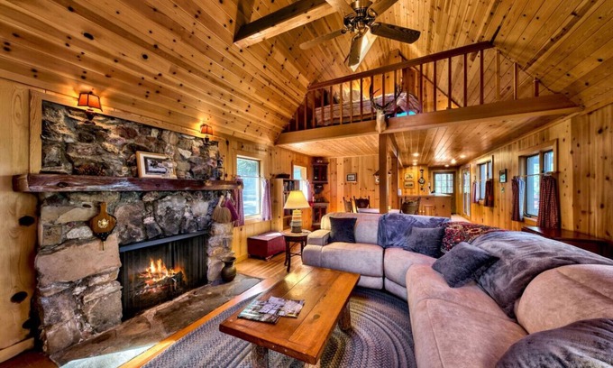 Cedar Flat Cabin | Cedar Flat - Views of the Lake!