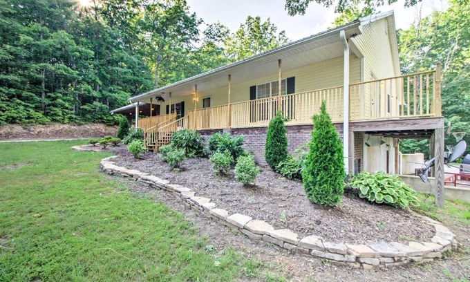 Cedar Mountain House | Cedar Mountain House on 12 Acres - Near Trails!