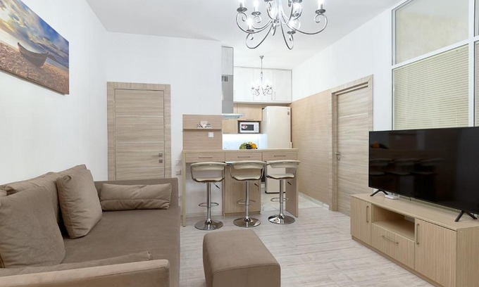 Pechers'kyi District Apartment | Center! 3 rooms modern designed appartment.