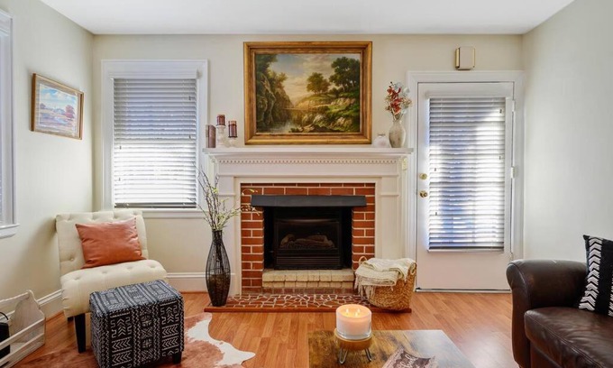 Apex House | Center St Retreat - 1 Block from Downtown!