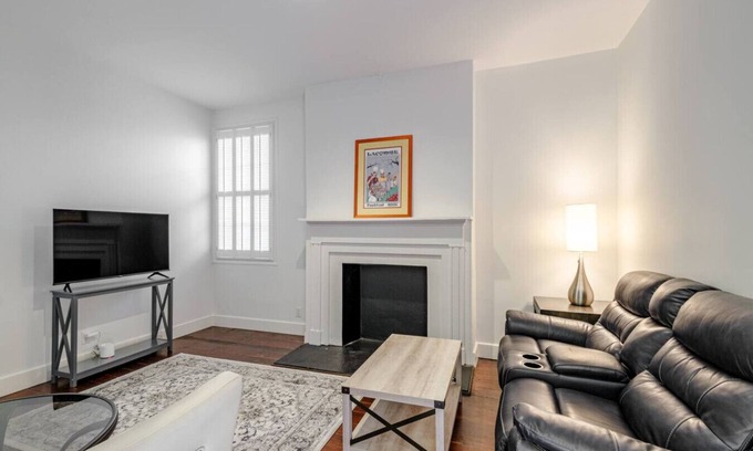 Arts/Warehouse District Apartment | Central Business District Monthly Rental - 1BR/1BA