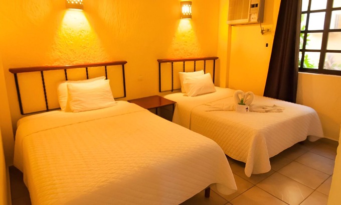 Downtown Cancun Hotel | Central Cancún Stay | Poolside Haven Near Palapas Park | Puerto Juárez Beach