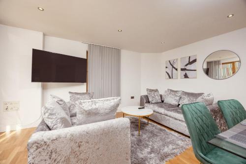 Leeds Apartment | Central Leeds Dock Apt, Free Secure Parking! 2 bed