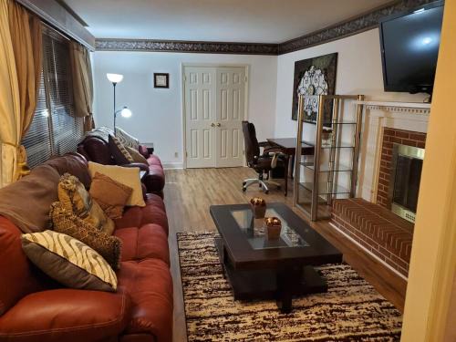 Lumberton Apartment | Central located large home on quiet wooded street