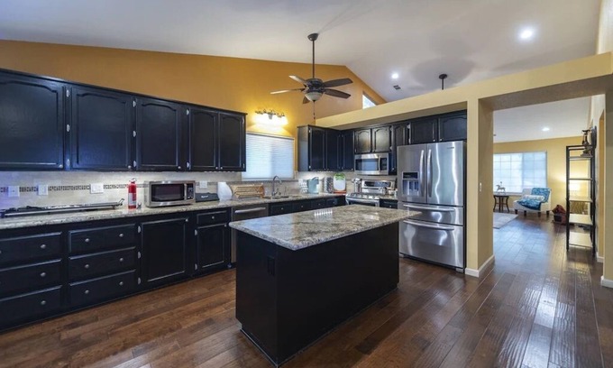 Blue Oak Terrace Revised Villa | Central Location 4BR w/Arcades & Spacious Parking