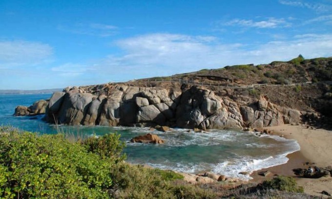 Port Elliot Villa | Central - Port ElliotnHistoric Villa