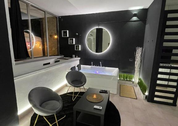Municipio 4 Apartment | Central Wellness Suite