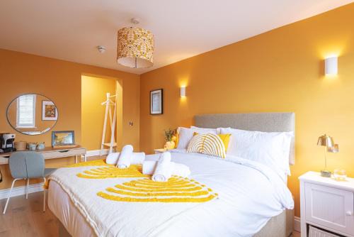 Whitchurch Apartment | Central Whitchurch - Lowcross House Guest Bedroom 4