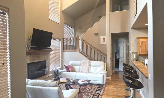 Ketchum House | Centrally Located Luxurious 3 Bedroom Condo