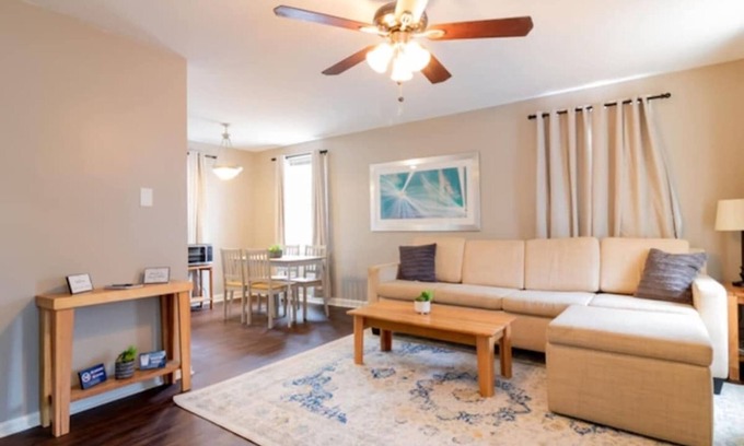 Columbus House | Centrally Located - The Delightful Doubles Unit B