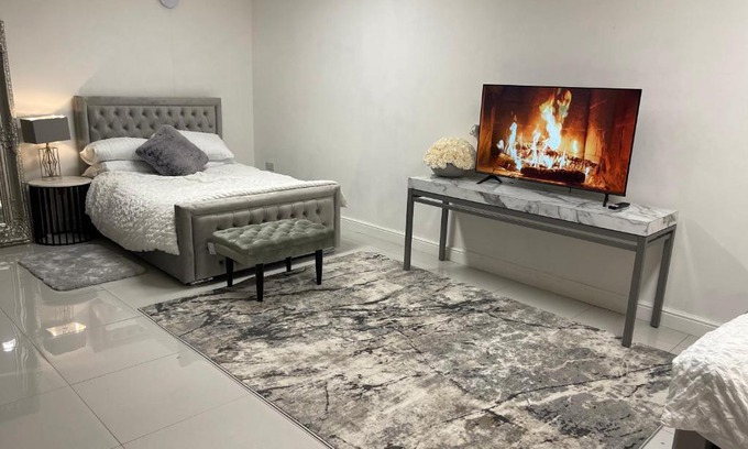 Llandaff North Ski Chalet | CF14