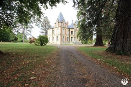 Pougues-les-Eaux Bed & Breakfast | Château des Métairies