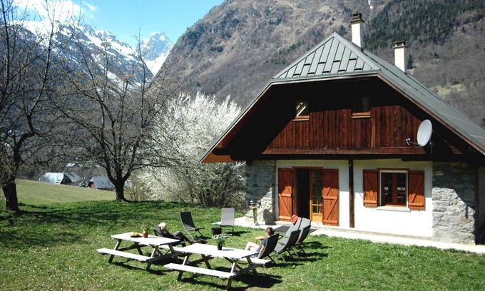 Saint-Colomban-des-Villards Ski Chalet | Chalet 'Savoiage' with Mountain View, Private Terrace and Wi-Fi