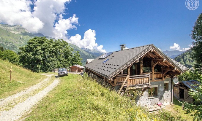 Saint-Colomban-des-Villards House | Chalet DU Coin - Petit Appartement