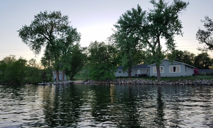 Alexandria House | Chain of Lakes Alexandria, MN - Lake Geneva-