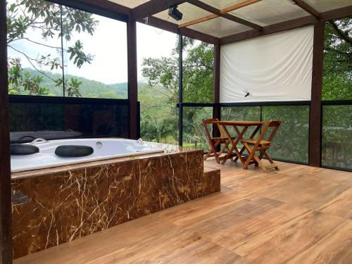 Juquia Ski Chalet | Chalé com banheira, em sítio dentro da mata atlântica