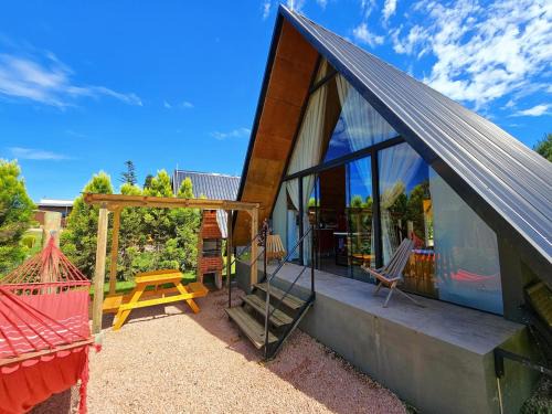 Campo Alegre Ski Chalet | Chalé com hidro e lareira l Chalé Vermelho
