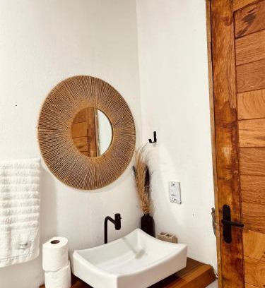 Belem Hotel | CHALÉ SAMAÚMA | Banheira de Hidromassagem | Rede Suspensa | Decks de frente para praia