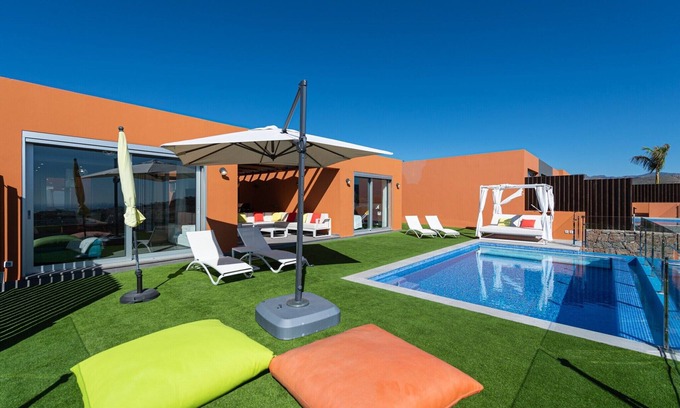 Salobre Ski Chalet | Chalet in Maspalomas with Heated Pool