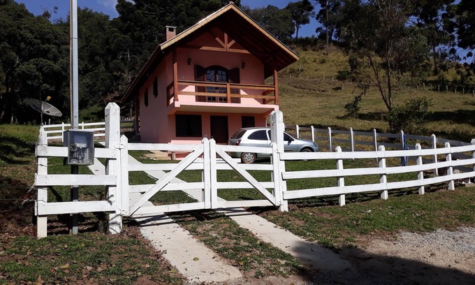 Paraisopolis Ski Chalet | Chalet 9km Gonçalves- Costas Neighborhood