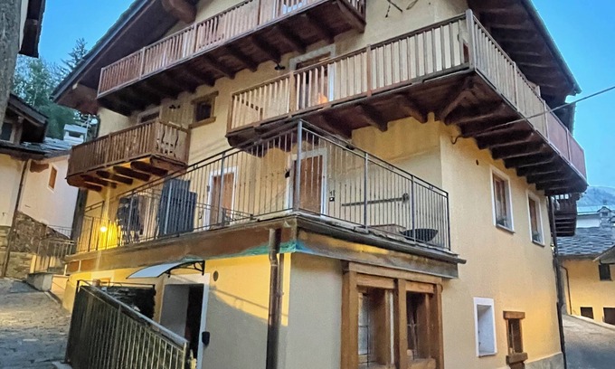 La Thuile Apartment | Chalet Coeur du Village – Cozy Alpine Retreat in the Heart of La Thuile!