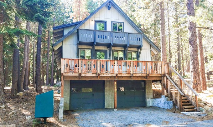 North Upper Truckee House | Chalet in the Pines - 30+ Day Vacation Rental
