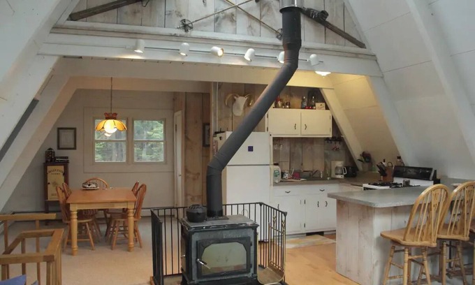 Stratton Ski Chalet | Chalet in West Dover minutes to Mount Snow