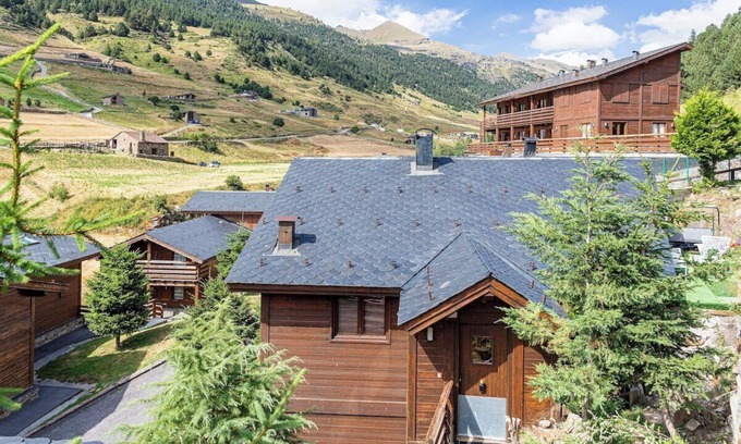 Soldeu Ski Chalet | Chalet Incles Retreat