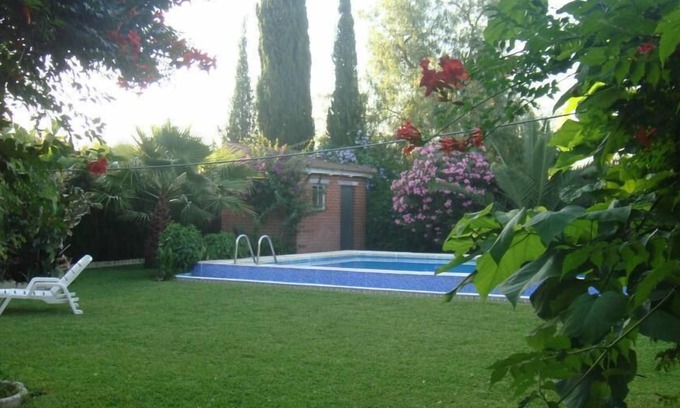 Utrera House | Chalet near Sevilla, 8 persons, garden 1200m2, private pool, WIFI