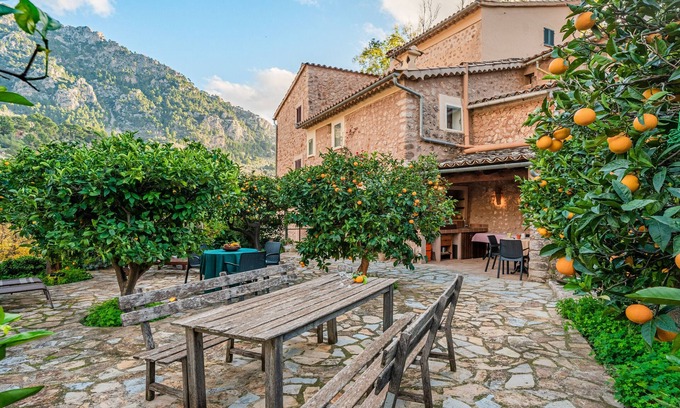 Fornalutx Ski Chalet | Chalet "Se Teulere" with Terrace & Wi-Fi