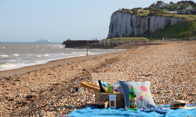 Great Mongeham Cabin | Chalet-sleeps6-parking-garden-pool