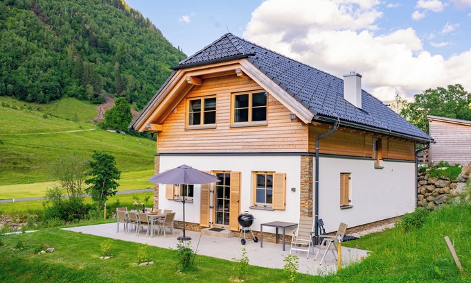 Donnersbachwald Ski Chalet | Chalet with Finnish sauna and views
