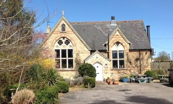 Shouldham Bed & Breakfast | Chalk And Cheese