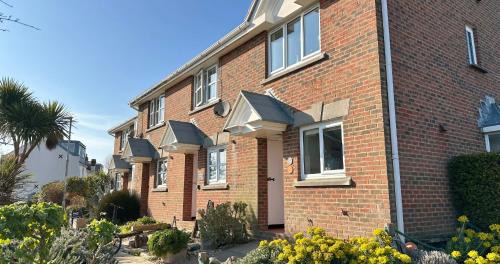 Wyke Regis House | Chalkhill View - Idyllic Sea Views Parking