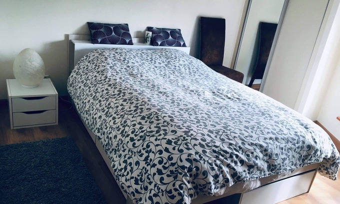 Varambon Villa | Chambre dans cadre très agréable face à la rivière D’Ain